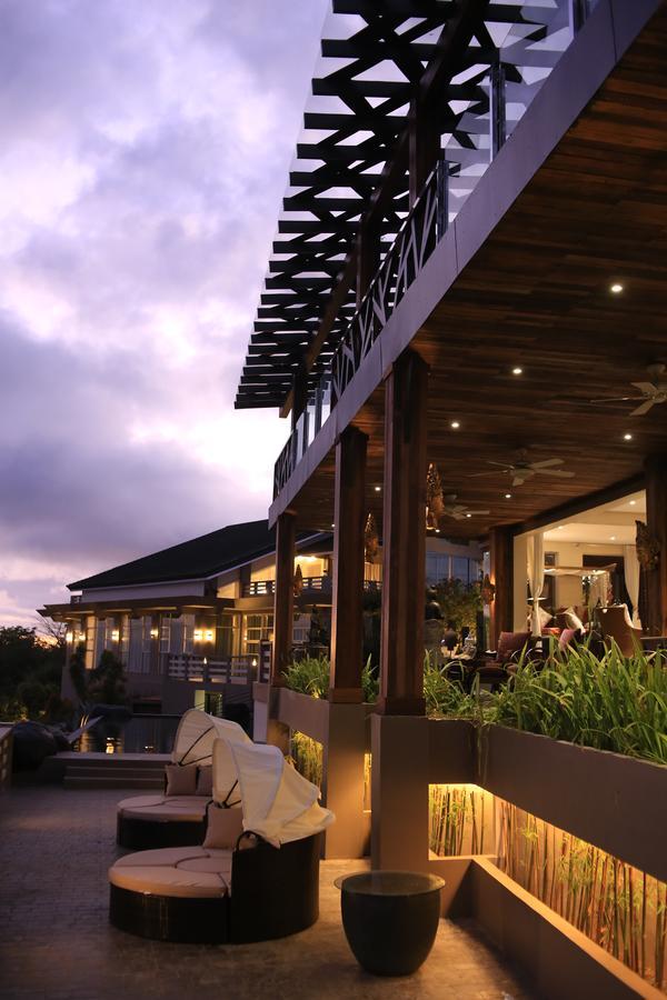 The Oriental Luxury Suites Alfonso Buitenkant foto
