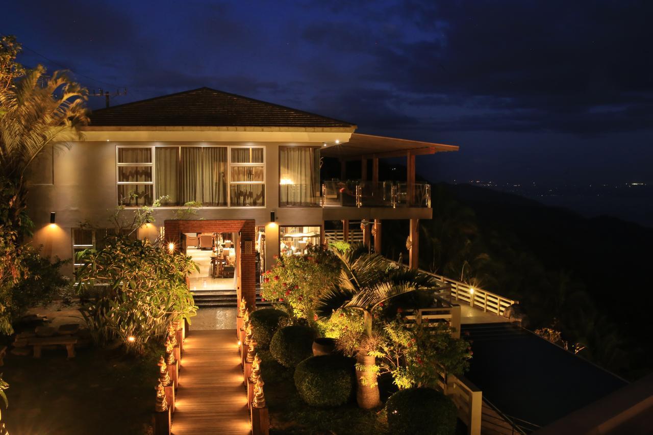 The Oriental Luxury Suites Alfonso Buitenkant foto