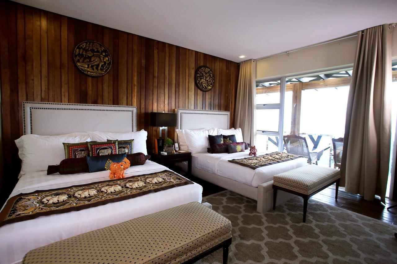 The Oriental Luxury Suites Alfonso Buitenkant foto